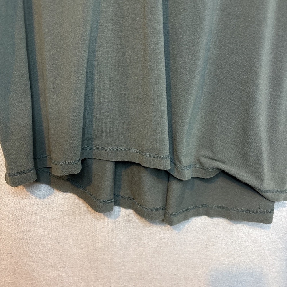 POL Womens Shirt Top‎ Small Green Camo Animal Print Oversized V-Neck Stretch - Picture 3 of 7